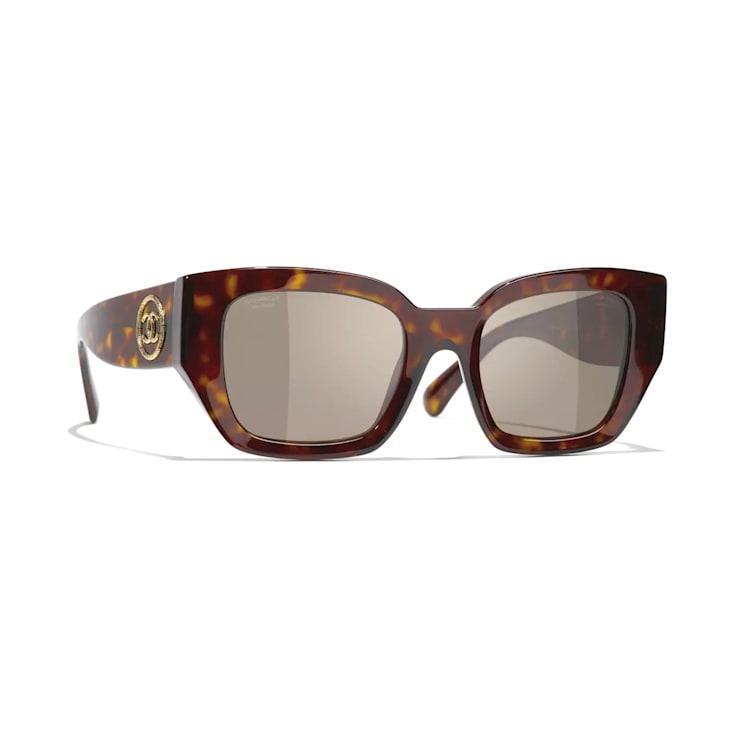 Chanel Dark Brown Tortoise Frame with "CC" / Brown Polarized
Lens Sunglasses