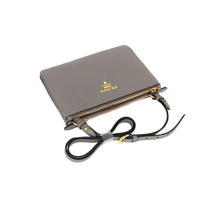 Prada Vitello Phenix Argilla Gray Leather Logo Plaque Prada Vitello Phenix Argilla Gray Leather Logo Plaque