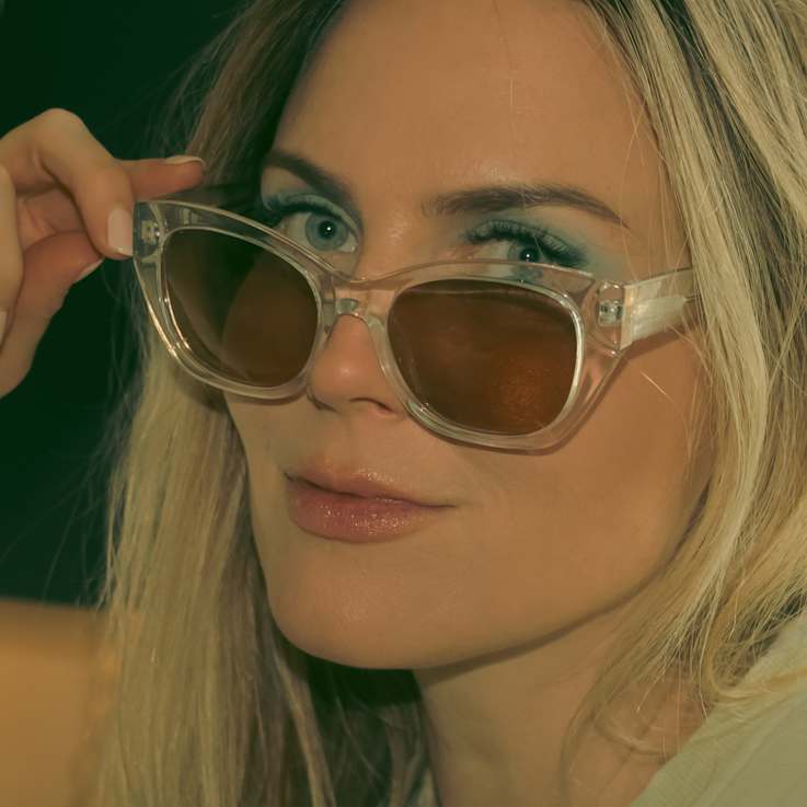 Peach Glamor Weslyn Sunglasses and Eyewear Applique Set- 1 Pair
Sunglasses, 2  Appliques