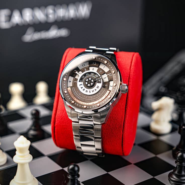 Thomas Earnshaw Staunton Chess Set Automatic Gray Dial Stainless Steel
Band Limited Edition Watch