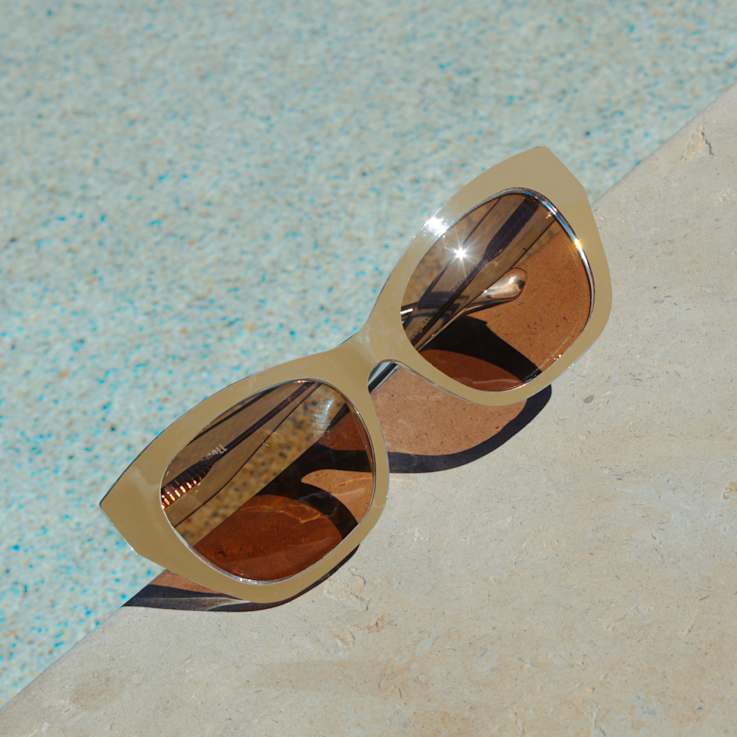 Peach Glamor Weslyn Sunglasses and Eyewear Applique Set- 1 Pair
Sunglasses, 2  Appliques