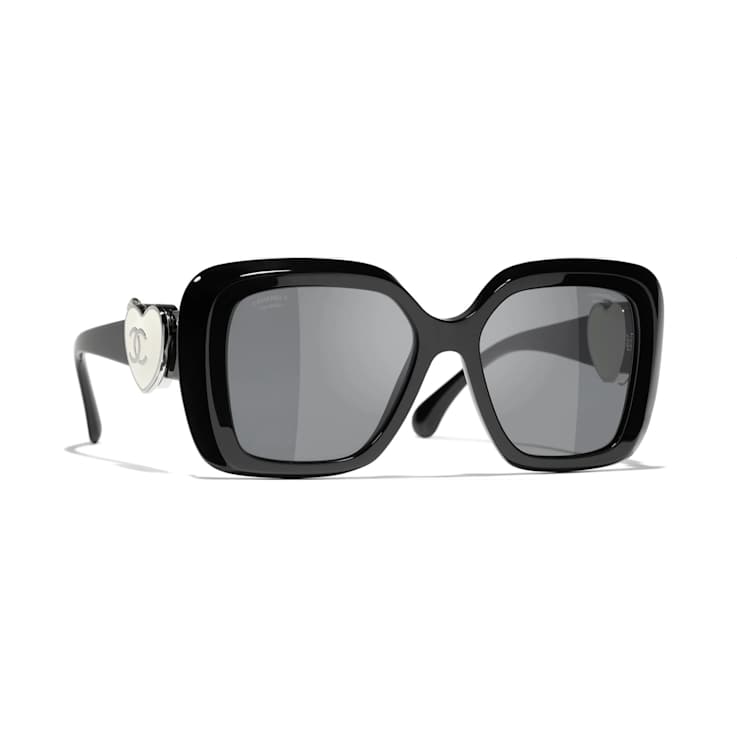 Chanel Black Square Frame with "CC" Heart / Gray Polarized
Lenses Sunglasses