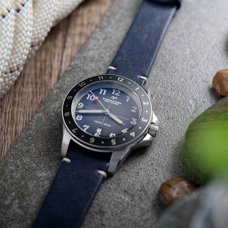 Dominatore Del Mare Bandiera Black Dial White Bezel Blue Stainless Steel
Band Japan Quartz Watch