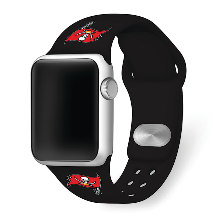 Gametime Tampa Bay Buccaneers Silicone Band fits Apple Watch (38/40mm
M/L). Watch not included.