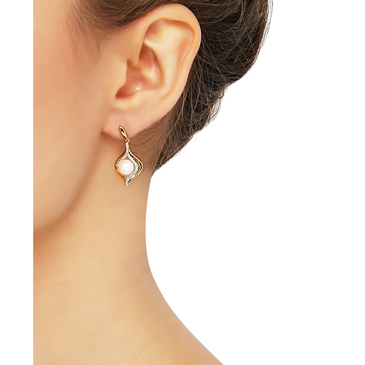 6.5-7mm Round White Freshwater Pearl with 0.19ctw Diamond 14K Yellow
Gold Drop Earrings