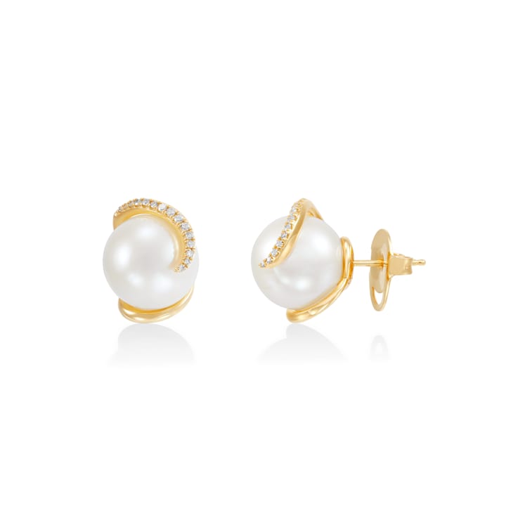 White Freshwater Pearl with 0.14ctw Diamond 14K Yellow Gold Stud Earrings