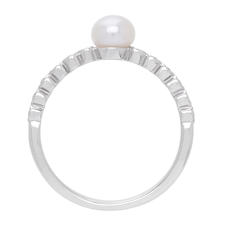 5-5.5mm Round White Freshwater Pearl with 0.14ctw White Sapphire
Sterling Silver Ring
