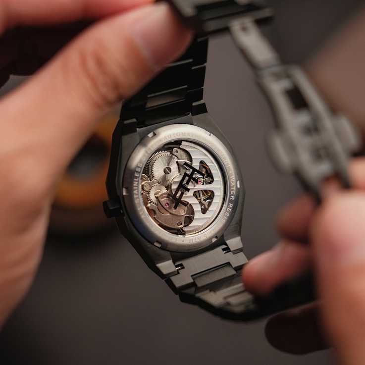 Thomas Earnshaw Discovery Drake Skeleton Automatic