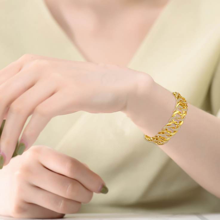 CZ Interlocking Slinky Link Chain Bracelet In 14K Gold Over Brass