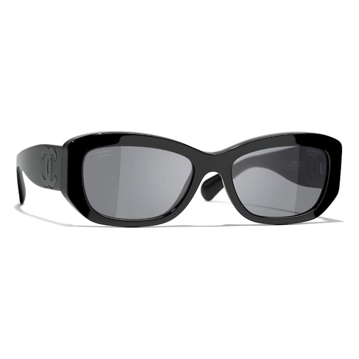 Chanel Black Frame "CC" Logo Black / Gray Polarized Lenses Sunglasses