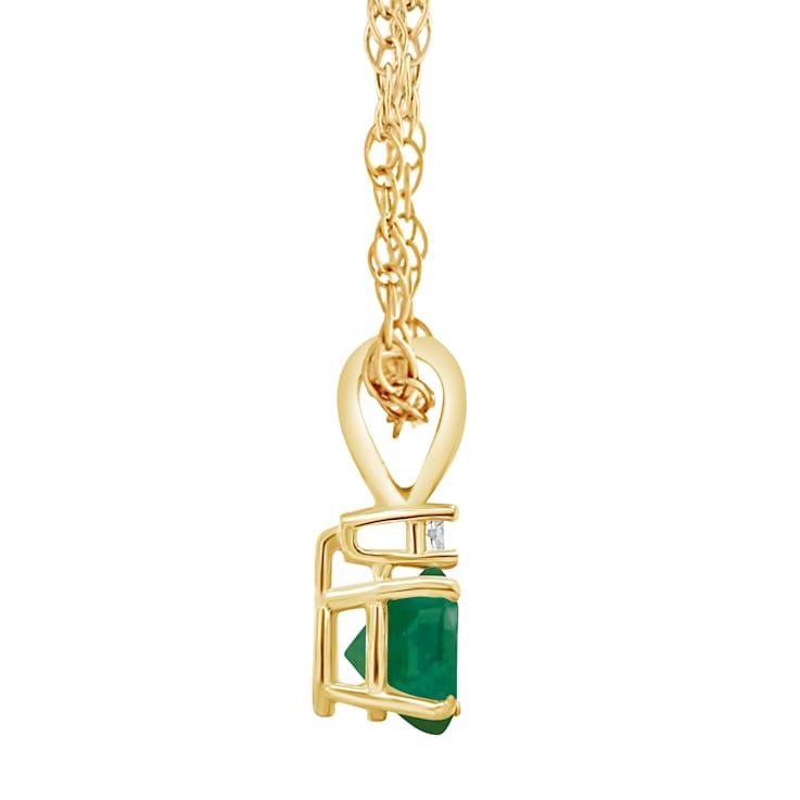5mm Round Emerald with Diamond Accent 14k Yellow Gold Pendant With Chain