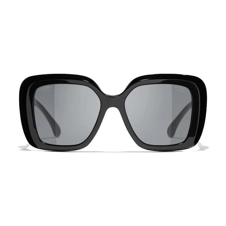 Chanel Black Square Frame with "CC" Heart / Gray Polarized
Lenses Sunglasses