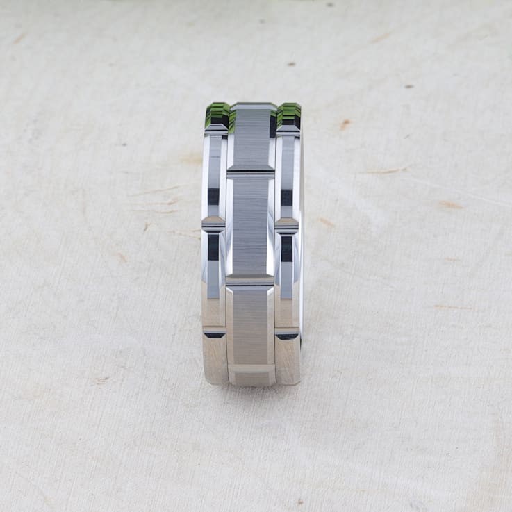 WARWICK Beveled Tungsten Carbide Wedding Band with Brush Finished Center
and Alternating Grooves 8mm