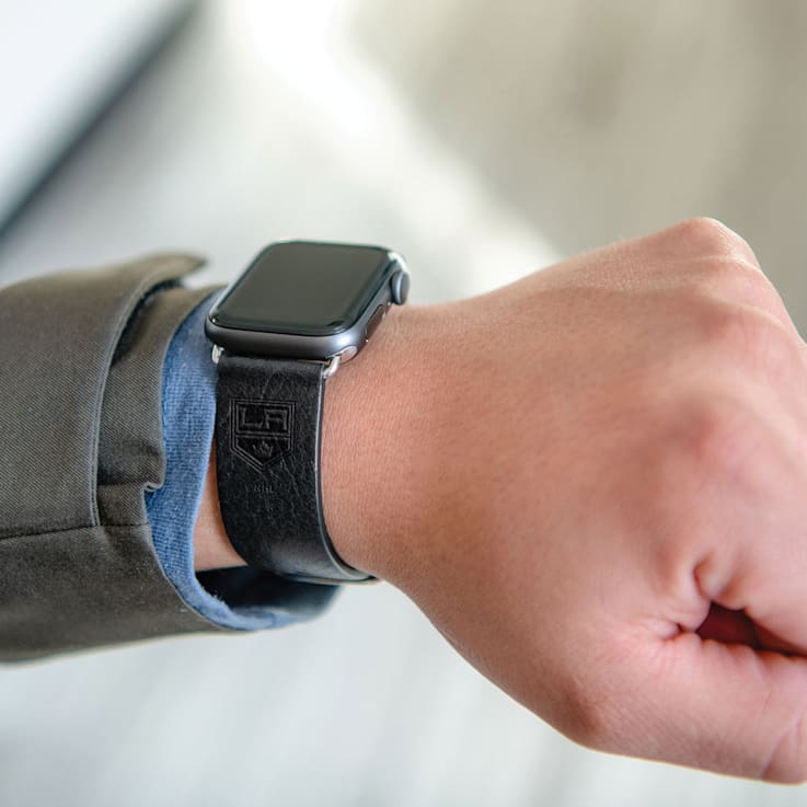 Gametime NHL Los Angeles Kings Black Leather Apple Watch Band (38/40mm
S/M). Watch not included.