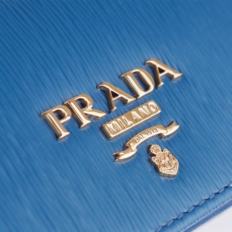 プラダ PRADA VITELLO MOVE エンベロープ型 二つ折り長財布 1MF175 レザー ブルー 美品 [質イコー]