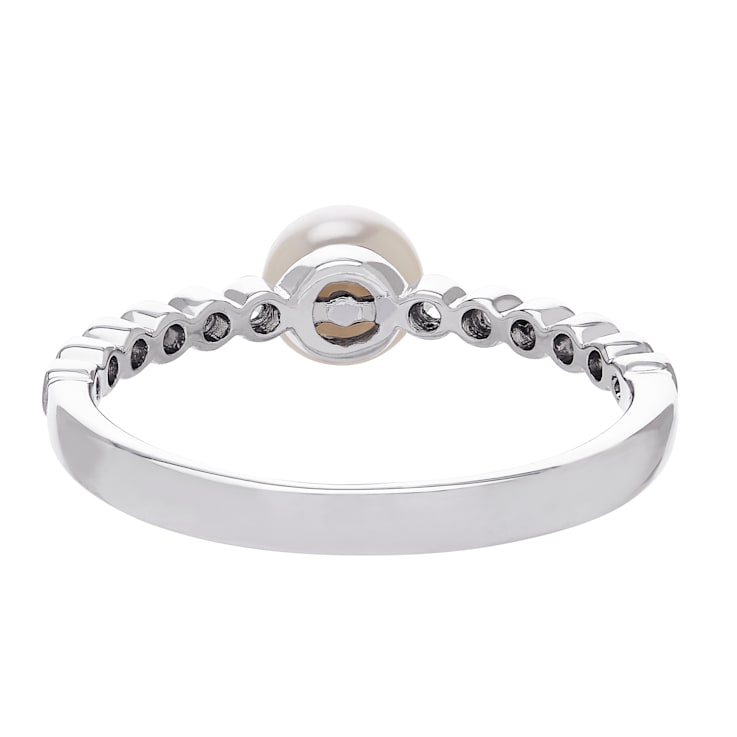 5-5.5mm Round White Freshwater Pearl with 0.14ctw White Sapphire
Sterling Silver Ring