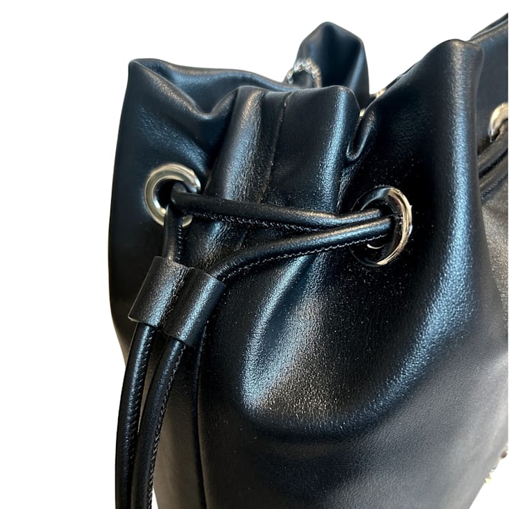 可愛い☆Jimmy Choo MARCHELIN レザーパールチェーンバッグBLACK Jimmy Choo Marcheline Pearl Small Drawstring Bucket