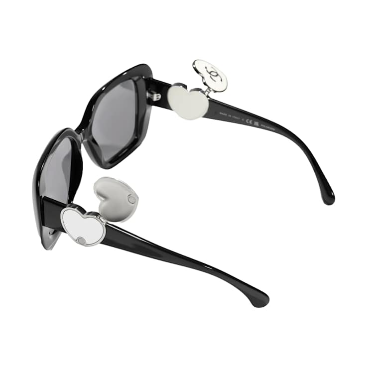 Chanel Black Square Frame with "CC" Heart / Gray Polarized
Lenses Sunglasses