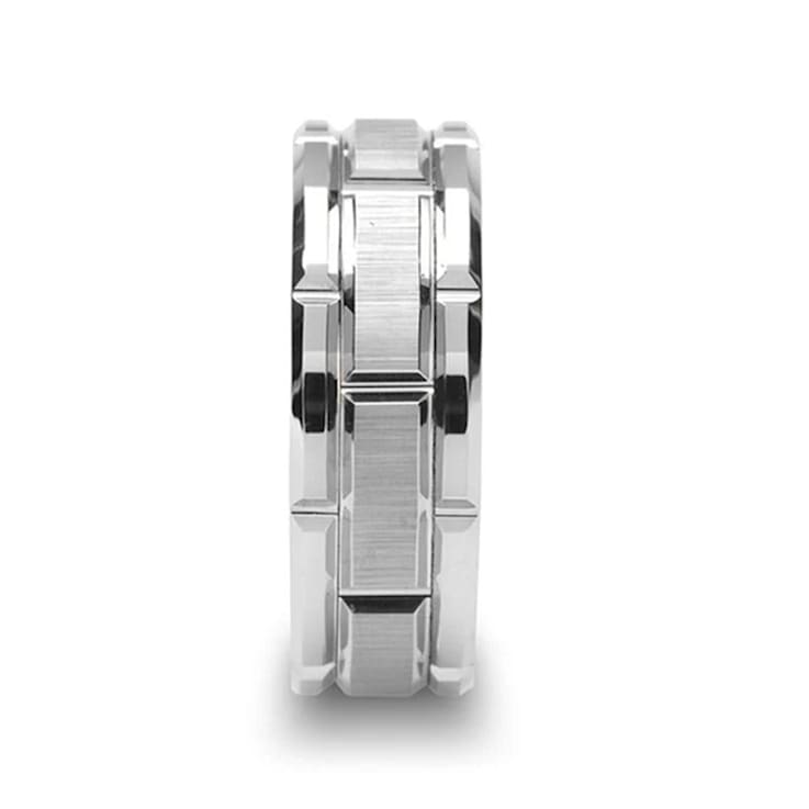 WARWICK Beveled Tungsten Carbide Wedding Band with Brush Finished Center
and Alternating Grooves 8mm