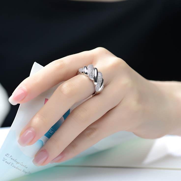 Scalloped Sea Shell CZ Ring In Sterling Silver