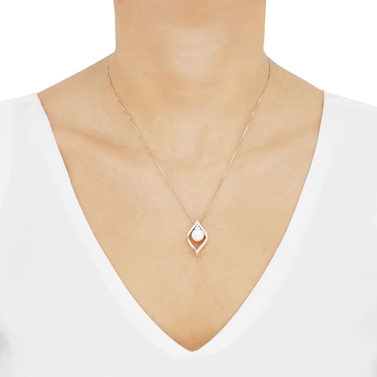8-8.5mm Button White Freshwater Pearl with Diamond Accents 10K Rose Gold
Pendant with Chain