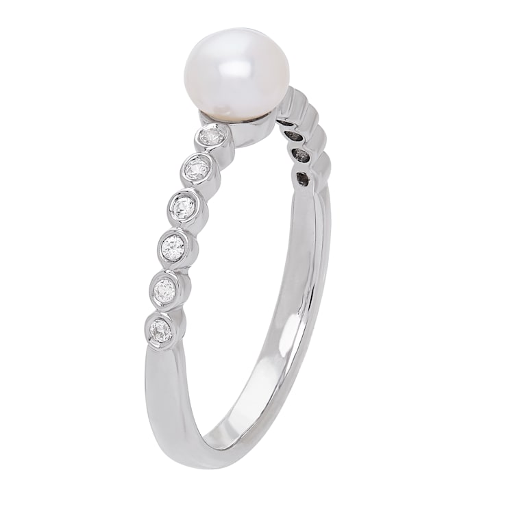 5-5.5mm Round White Freshwater Pearl with 0.14ctw White Sapphire
Sterling Silver Ring