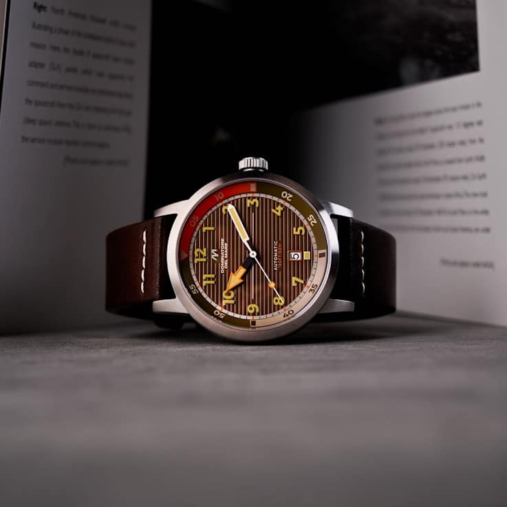 Dominatore Del Mare Camogli Brown Dial White Bezel Brown Stainless Steel
Band Automatic Watch