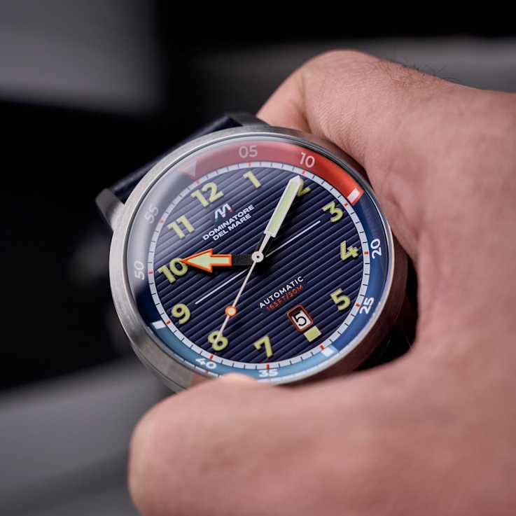 Dominatore Del Mare Camogli Blue Dial White Bezel Blue Stainless Steel
Band Automatic Watch