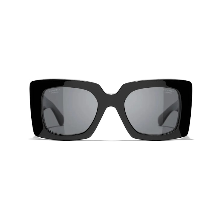 Chanel Black Frame "CC" Logo and Black Pearl Accent / Gray
Polarized Sunglasses
