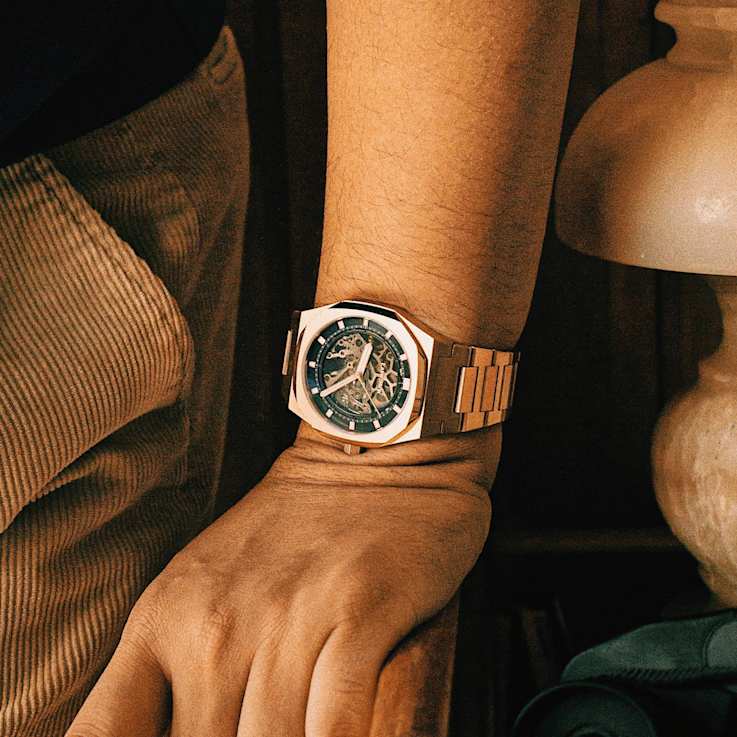 Thomas Earnshaw Discovery Drake Skeleton Black Dial Yellow Stainless
Steel Band Automatic Watch