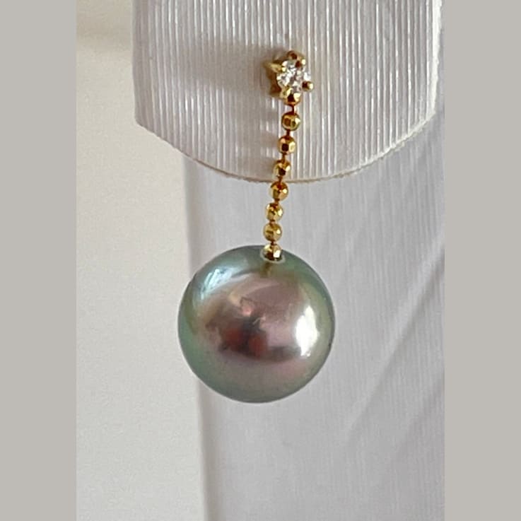 Diamond Accent Earrings with 8mm AAA Round Tahitian Cultured Pearls
& 18K Yellow Gold
