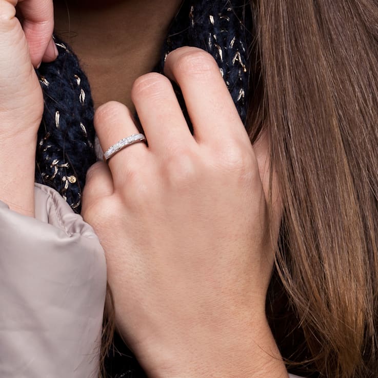1/4 CT TW Diamond Anniversary Ring in Platinum