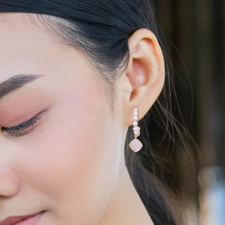 3.5-4MM Freshwater Cultured Pearl and 1/10 CT TW Diamond Drop Earrings
in 10K Yellow Gold