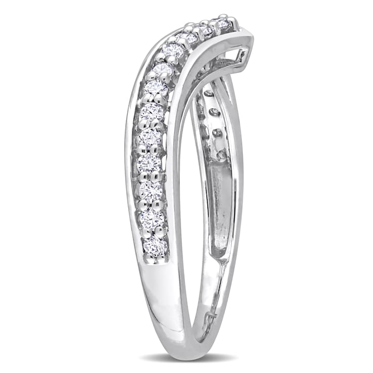 1/3 CT TW Diamond Chevron Ring in Platinum