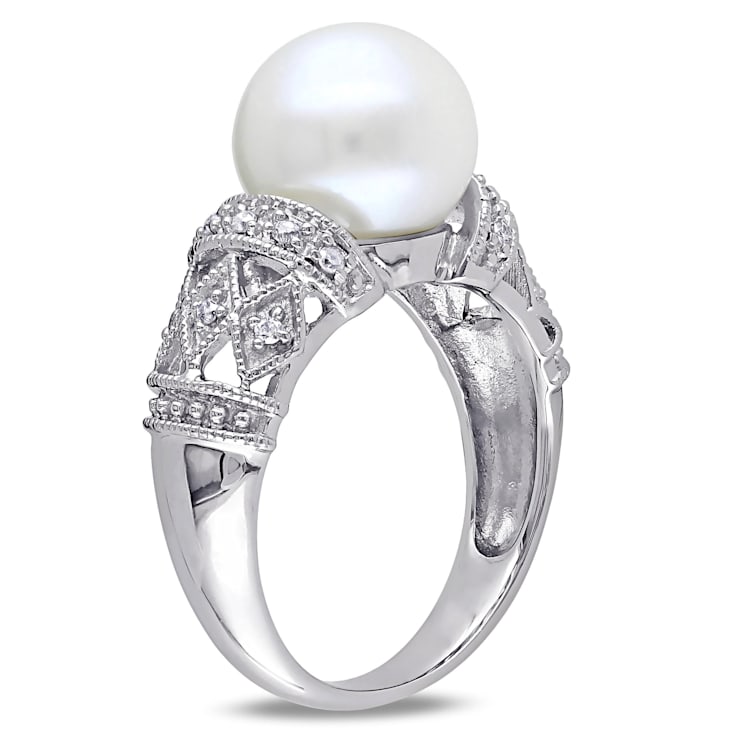 9-9.5MM Freshwater Cultured Pearl and 1/10 CT TW Diamond Ring in
Sterling Silver