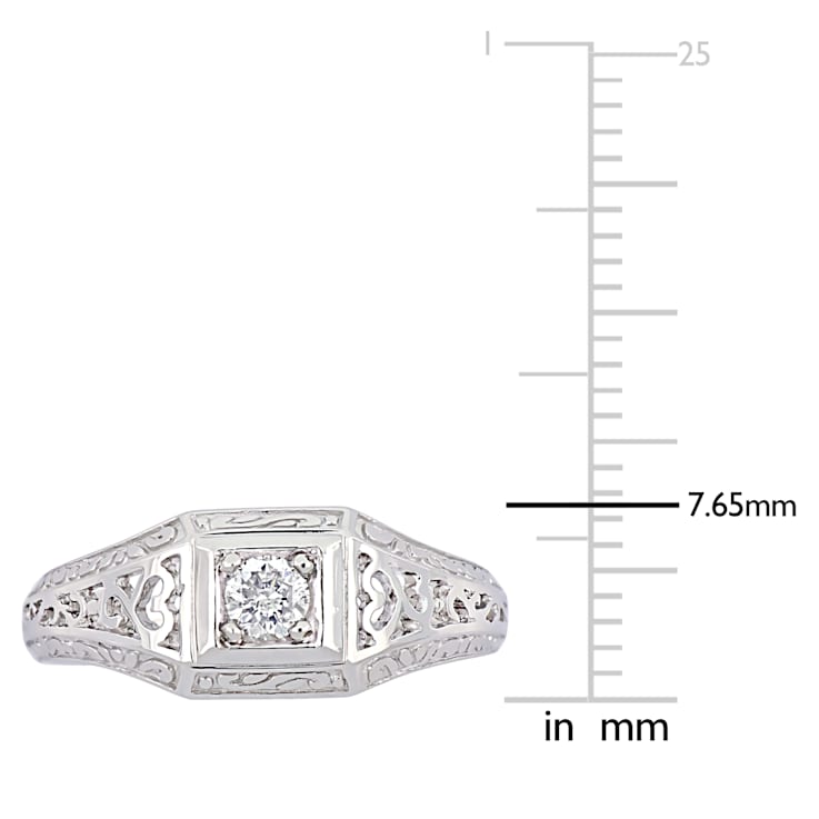 1/7 CT TW Diamond Ring in Platinum