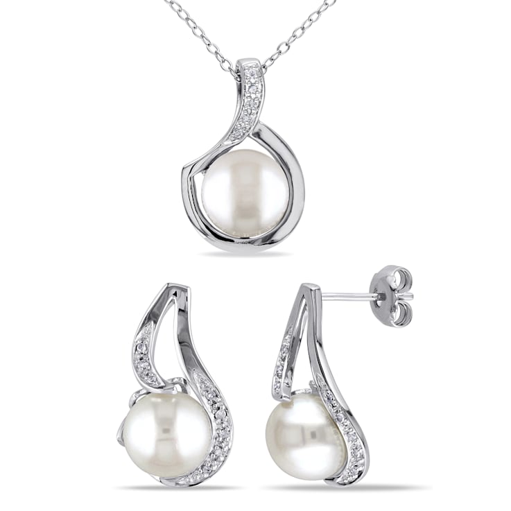 9-9.5MM Freshwater Cultured Pearl & 1/10 CT TW Diamond Earrings and
Pendant Set in Sterling Silver