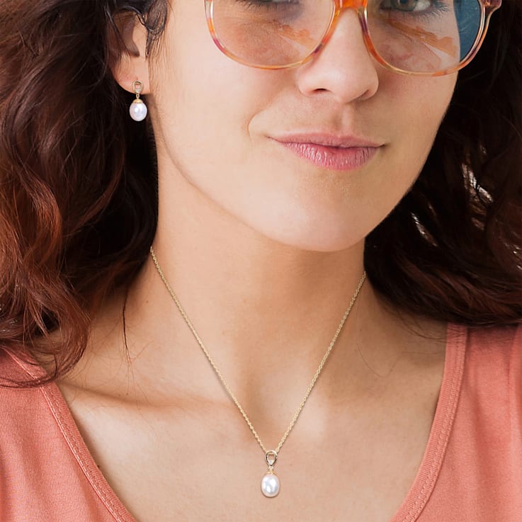 8-9MM South Sea Cultured Pearl & White Topaz Earrings & Pendant
Set in Yellow Plated Sterling Silver