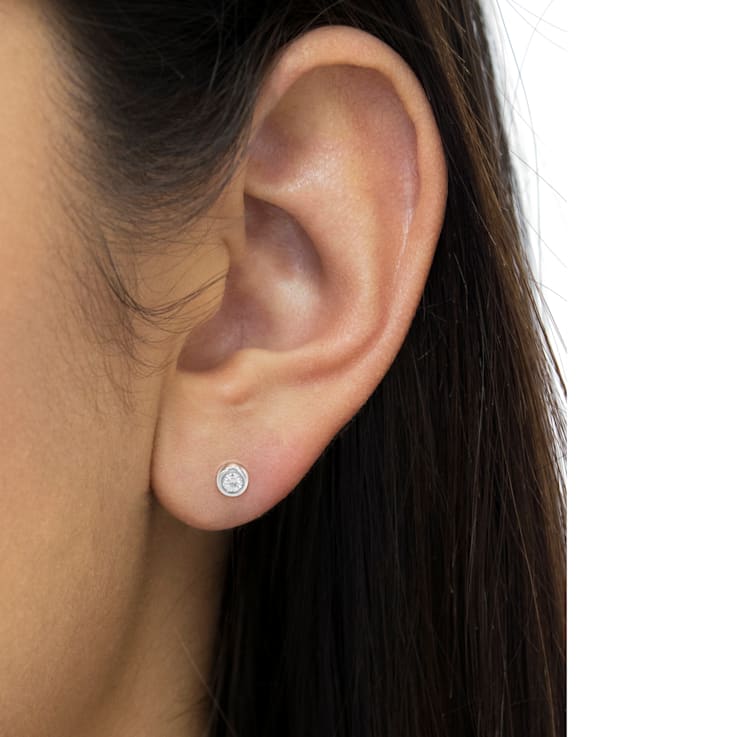 10K White Gold 0.15ctw Round Brilliant-Cut Near Colorless Diamond
Bezel-Set Stud Earrings
