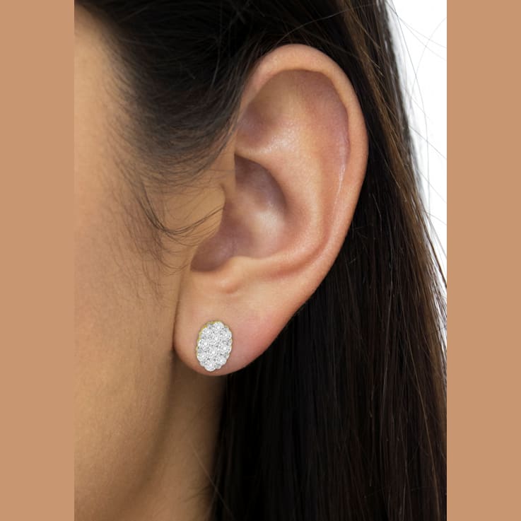 18K Yellow Gold 1.0ctw Flower Diamond Stud Earrings