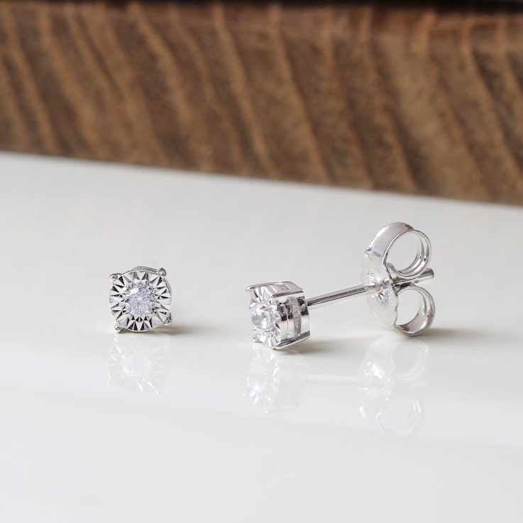 1/20ct TDW Diamond Stud Earrings in Silver