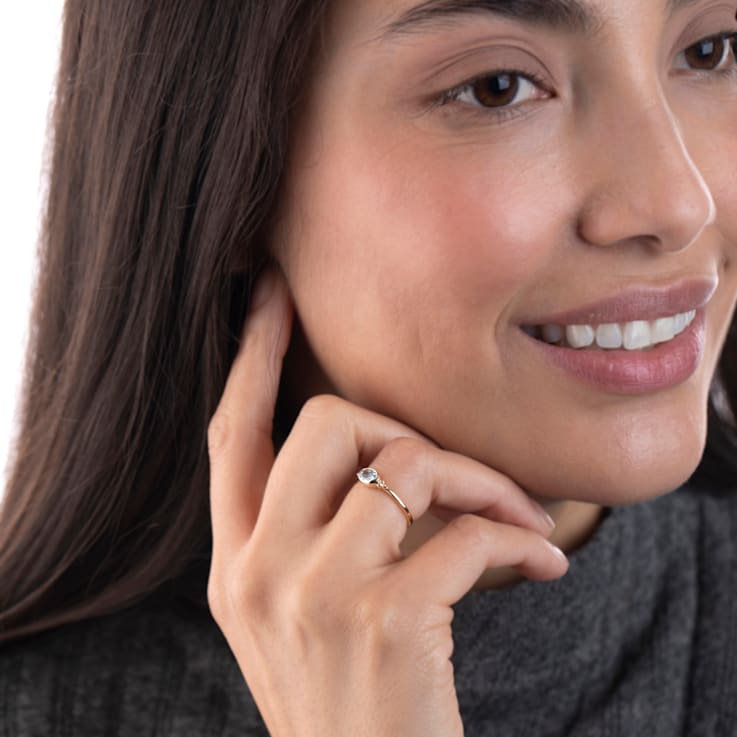 GEMistry 0.44 ctw Oval Sky Blue Topaz Midi Ring in 925 Sterling Silver
