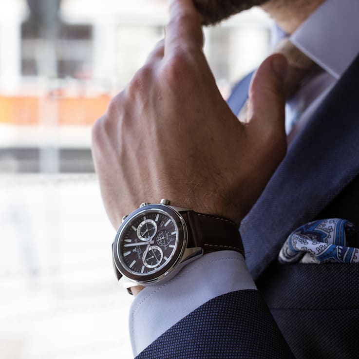JACQUES LEMANS Eco Power Men's Watch w/Vegan Leather Band and Stainless
Strap, Chronograph 1-2115