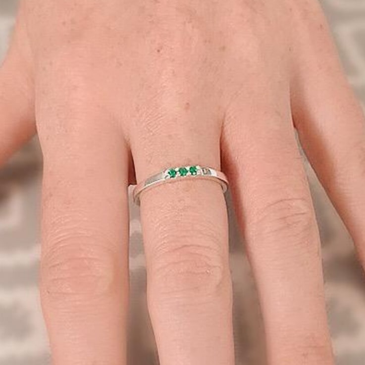 Grass Collection - Sterling Silver Ring  – 1 Intense Green Natural Emerald