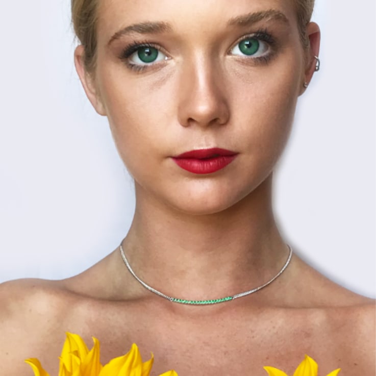 Grass Collection – 18ct White Gold Necklace – 20 Intense Green Natural Emeralds