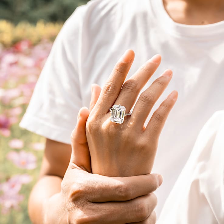 Emerald cut cubic zirconia engagement rings discount