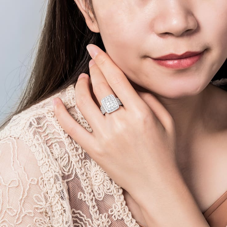 2.78 cttw Round Cut Cubic Zirconia Cluster-Style Cocktail Ring, Sterling Silver