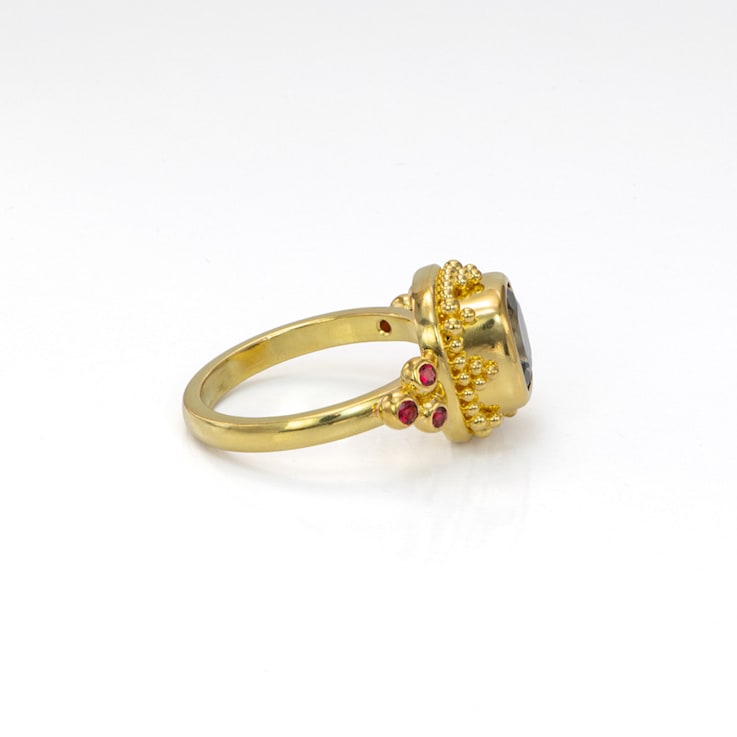 Classic Collection Ring in 22kt & 18kt gold set with Grey and Red Spinels