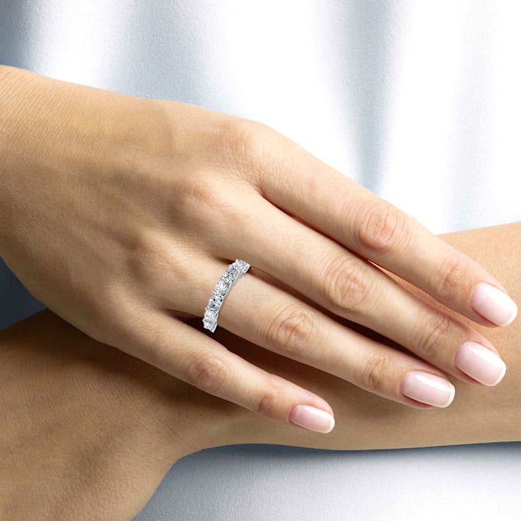 Horizontal oval eternity discount band