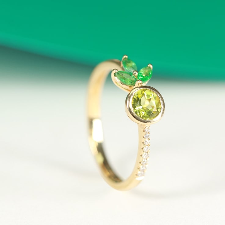 Gin & Grace 14k Yellow Gold Genuine Peridot & Natural Emerald
Diamond (I1) Statement Ring